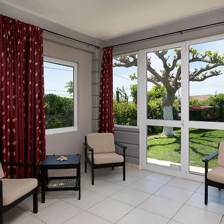 Petrakis Afrathias Garden House