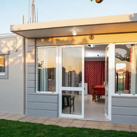 Petrakis Afrathias Garden House *