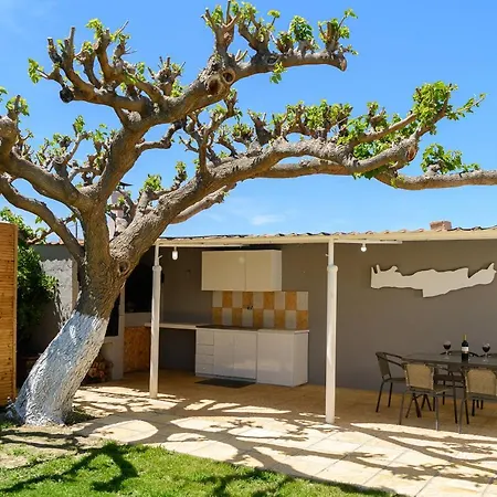 Feriehus Petrakis Afrathias Garden House